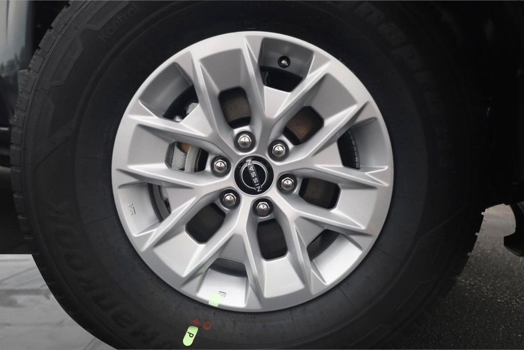 Nissan Frontier Vehicle Image 03
