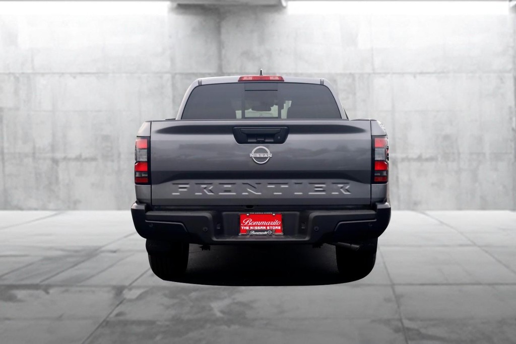 Nissan Frontier Vehicle Image 06