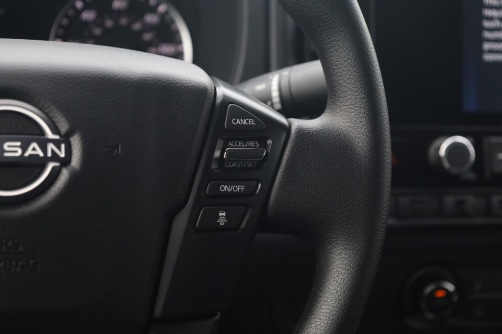 Nissan Frontier Vehicle Image 09