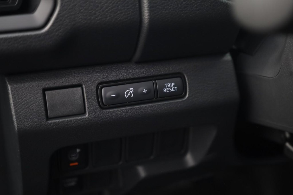 Nissan Frontier Vehicle Image 12