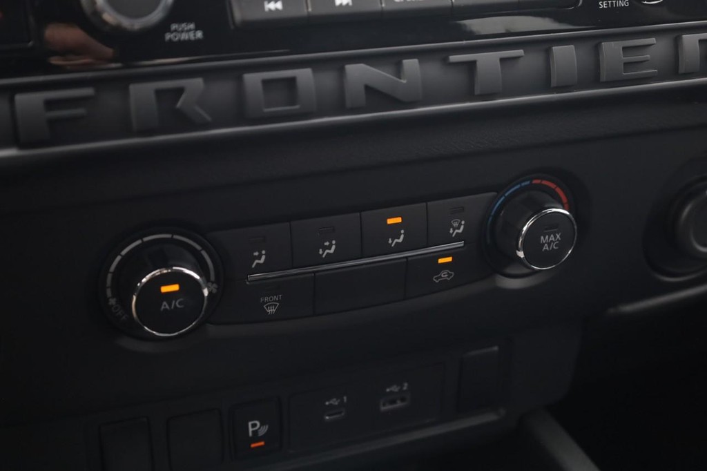 Nissan Frontier Vehicle Image 16