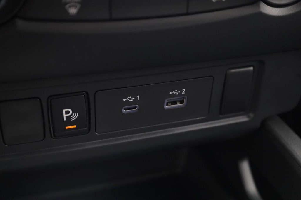 Nissan Frontier Vehicle Image 17