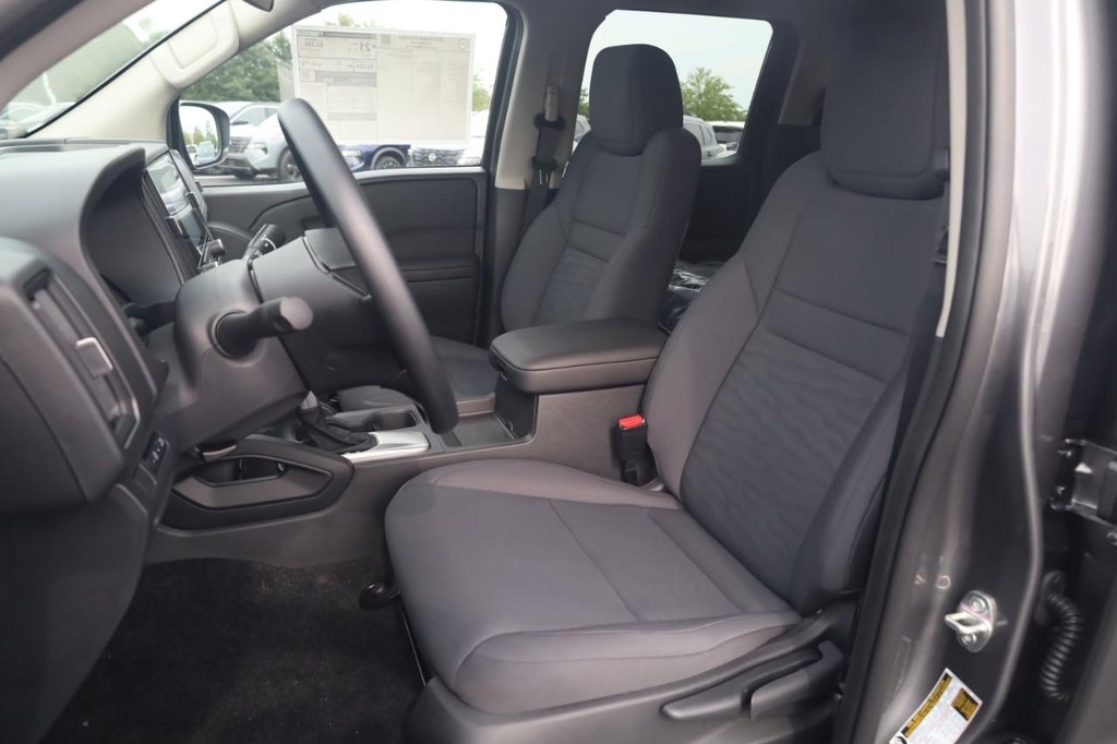 Nissan Frontier Vehicle Image 19