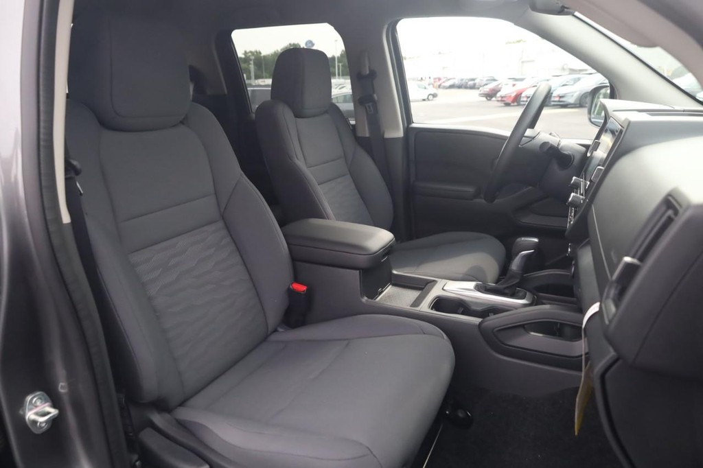 Nissan Frontier Vehicle Image 20
