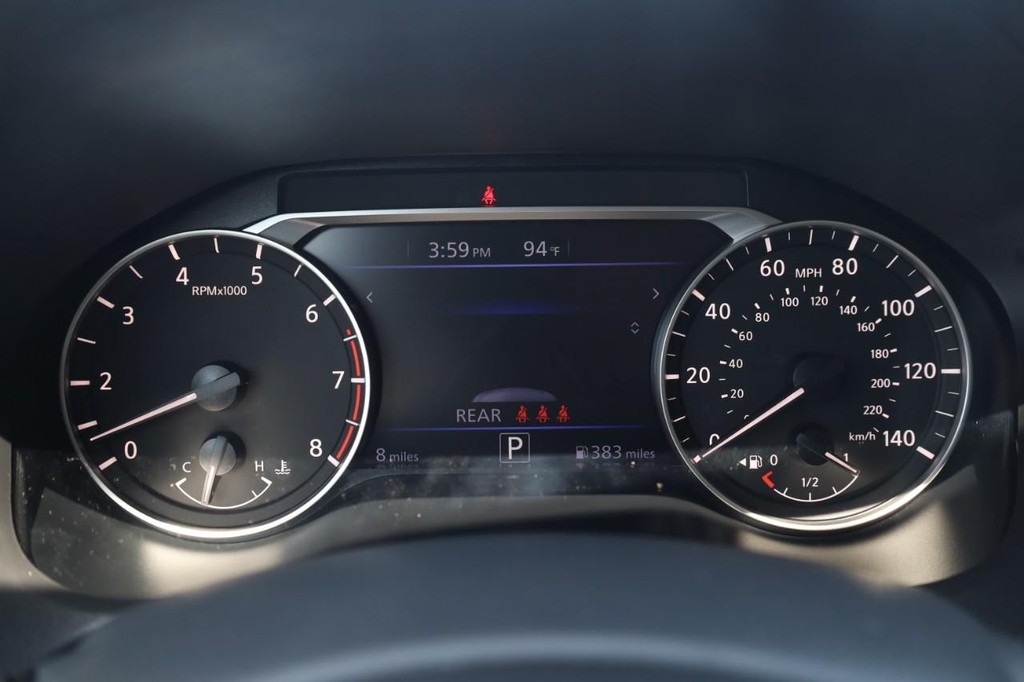 Nissan Altima Vehicle Image 13