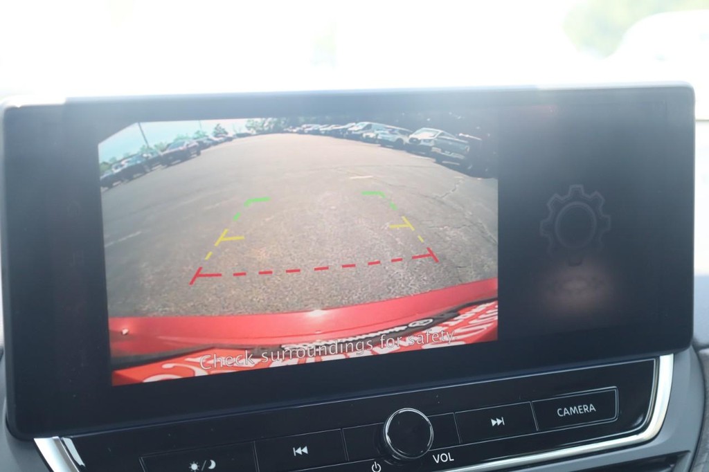 Nissan Altima Vehicle Image 15
