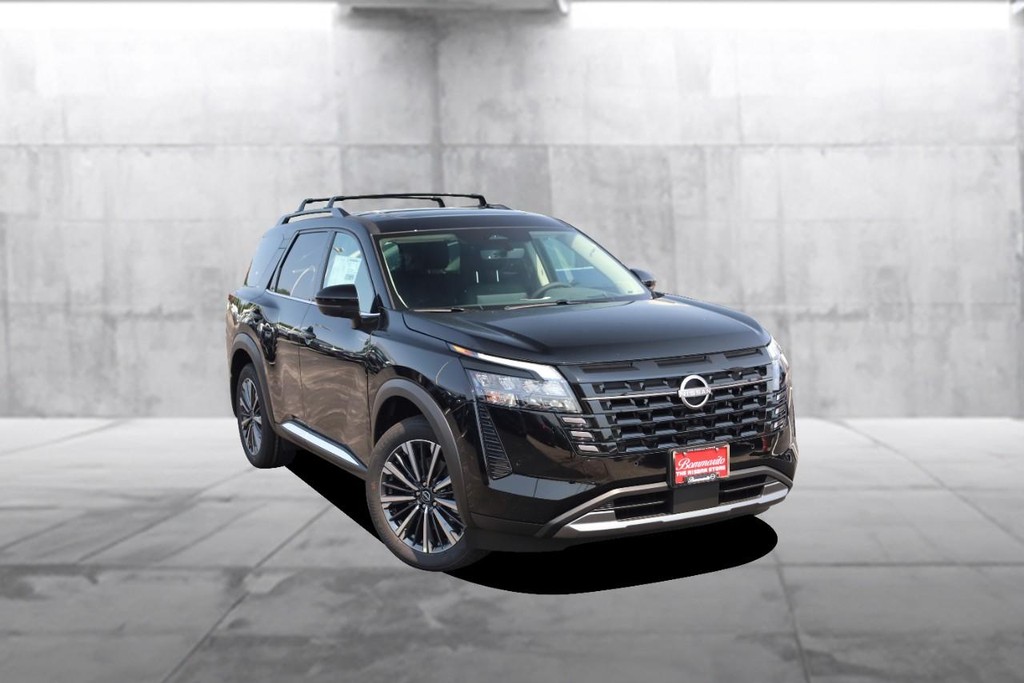 Nissan Pathfinder Vehicle Image 02