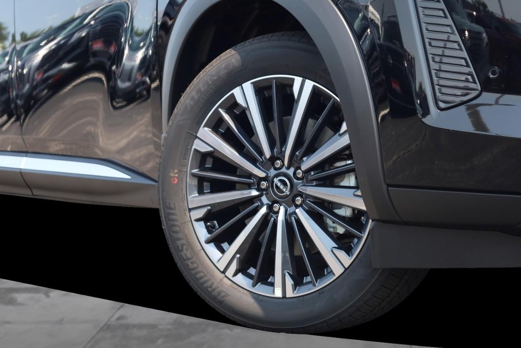 Nissan Pathfinder Vehicle Image 03