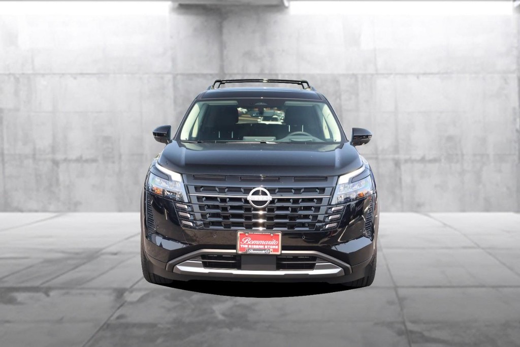Nissan Pathfinder Vehicle Image 04