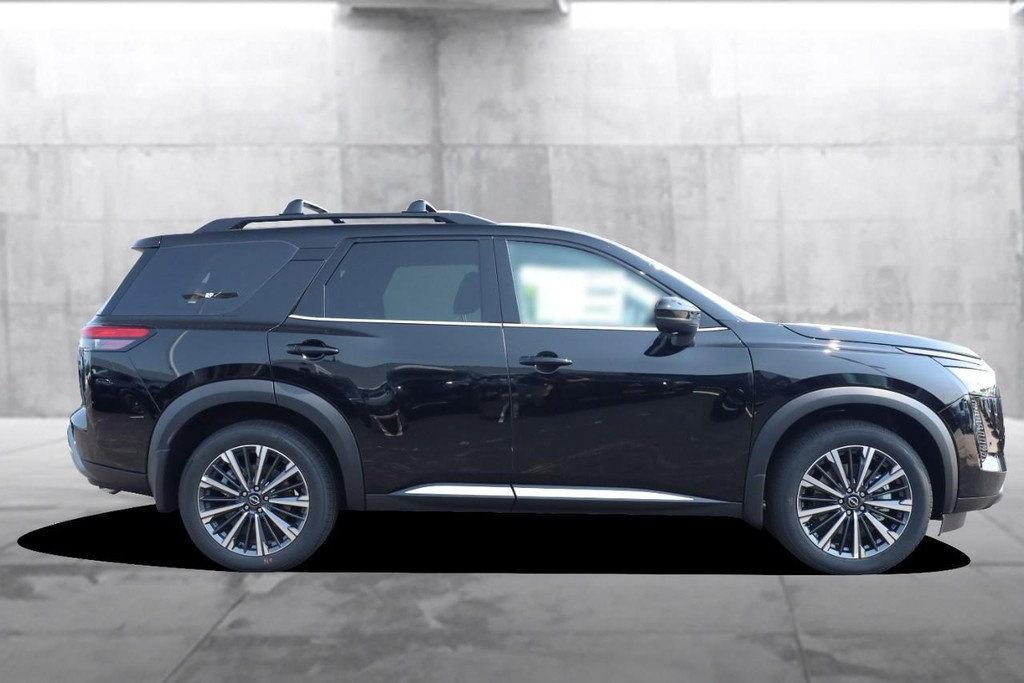Nissan Pathfinder Vehicle Image 05