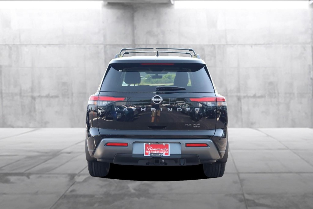 Nissan Pathfinder Vehicle Image 06