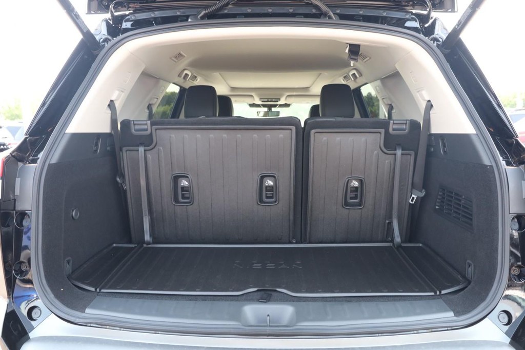 Nissan Pathfinder Vehicle Image 07