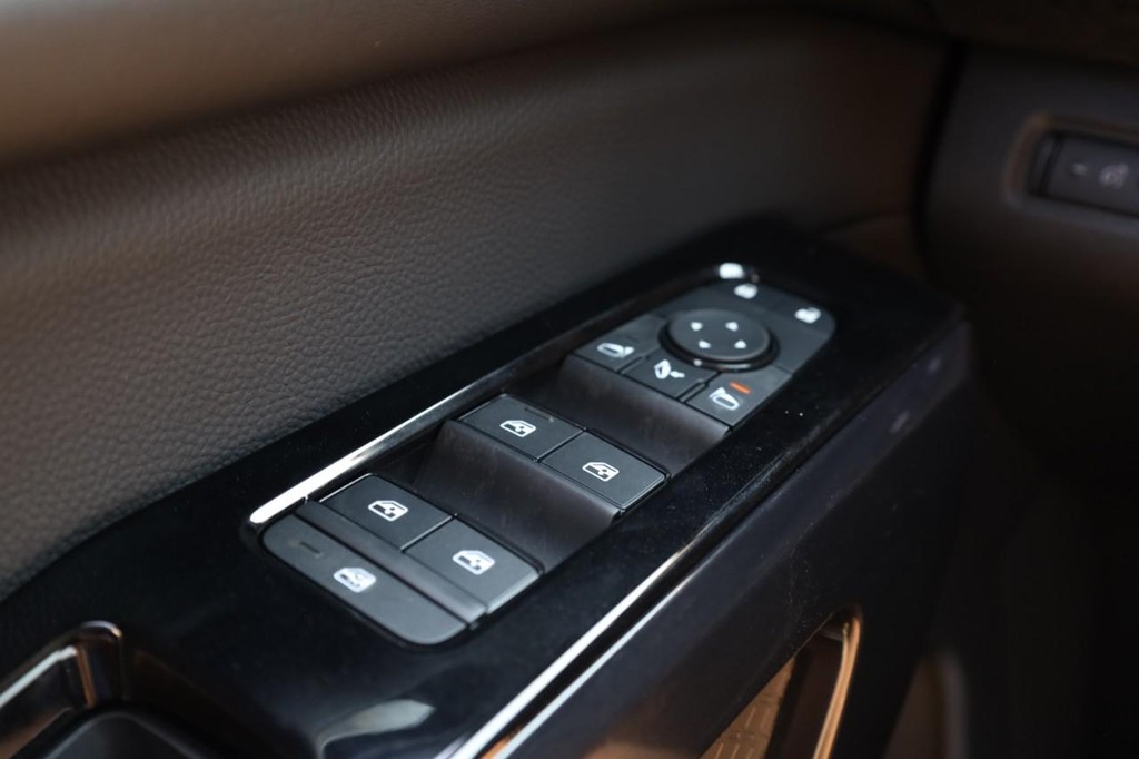 Nissan Pathfinder Vehicle Image 19