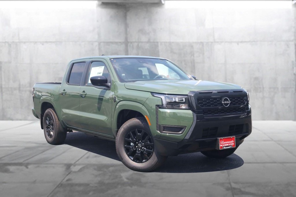 Nissan Frontier Vehicle Image 02