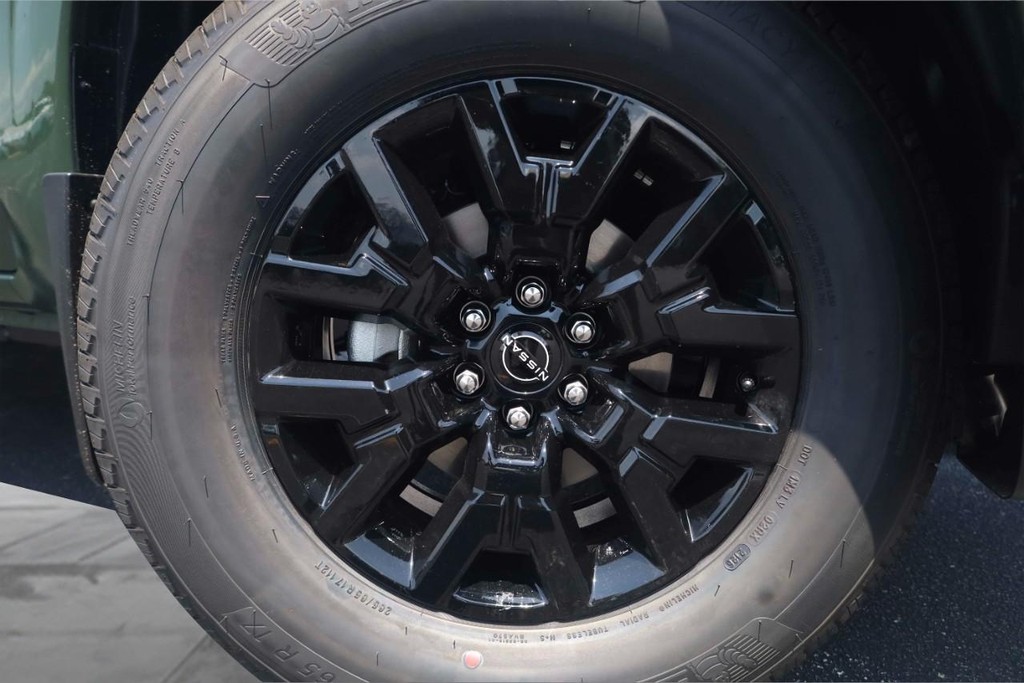 Nissan Frontier Vehicle Image 03
