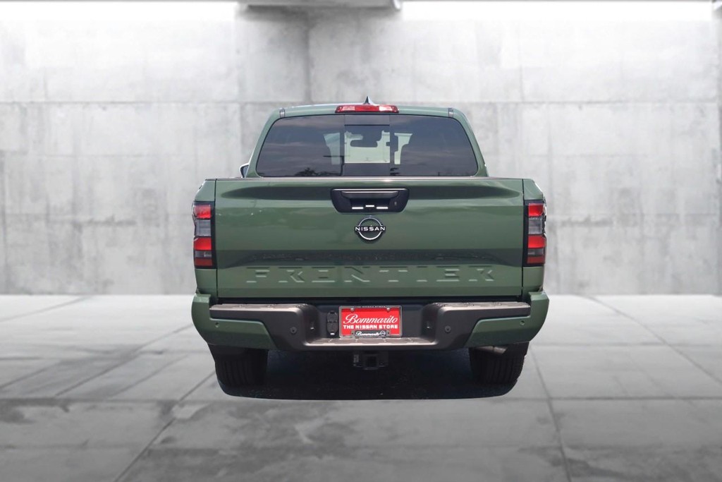 Nissan Frontier Vehicle Image 06