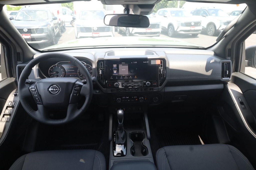 Nissan Frontier Vehicle Image 07