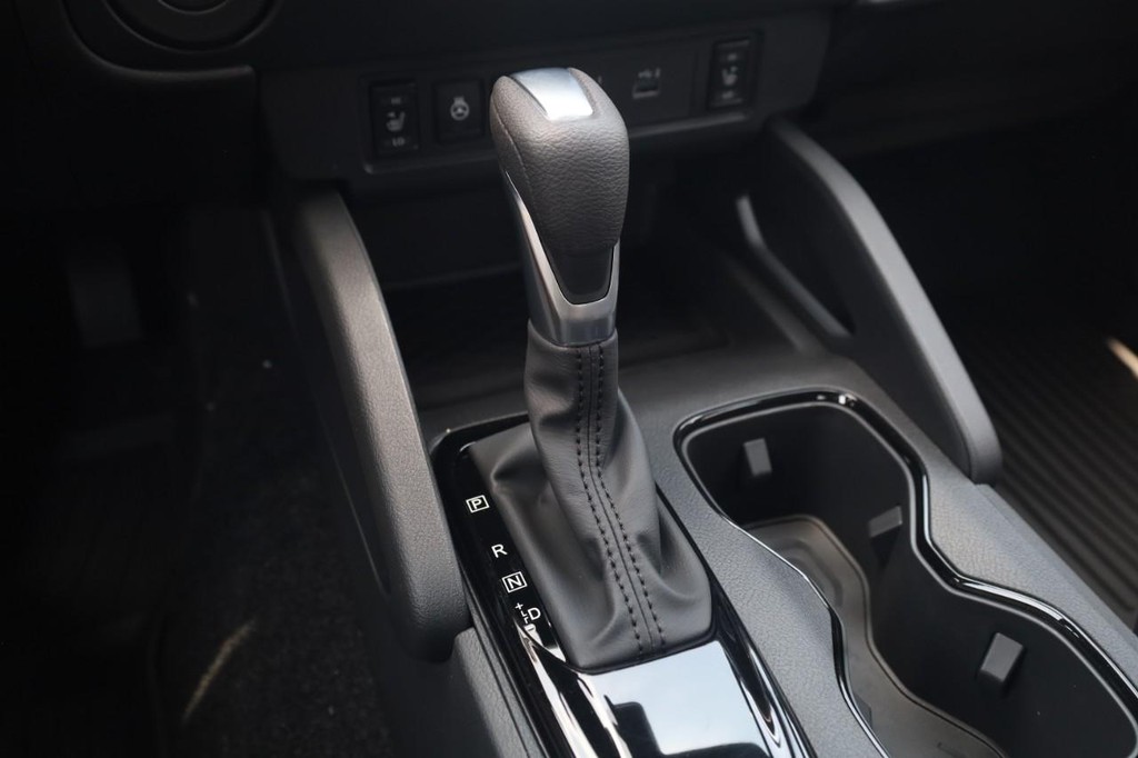 Nissan Frontier Vehicle Image 18