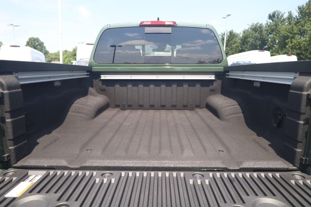 Nissan Frontier Vehicle Image 22