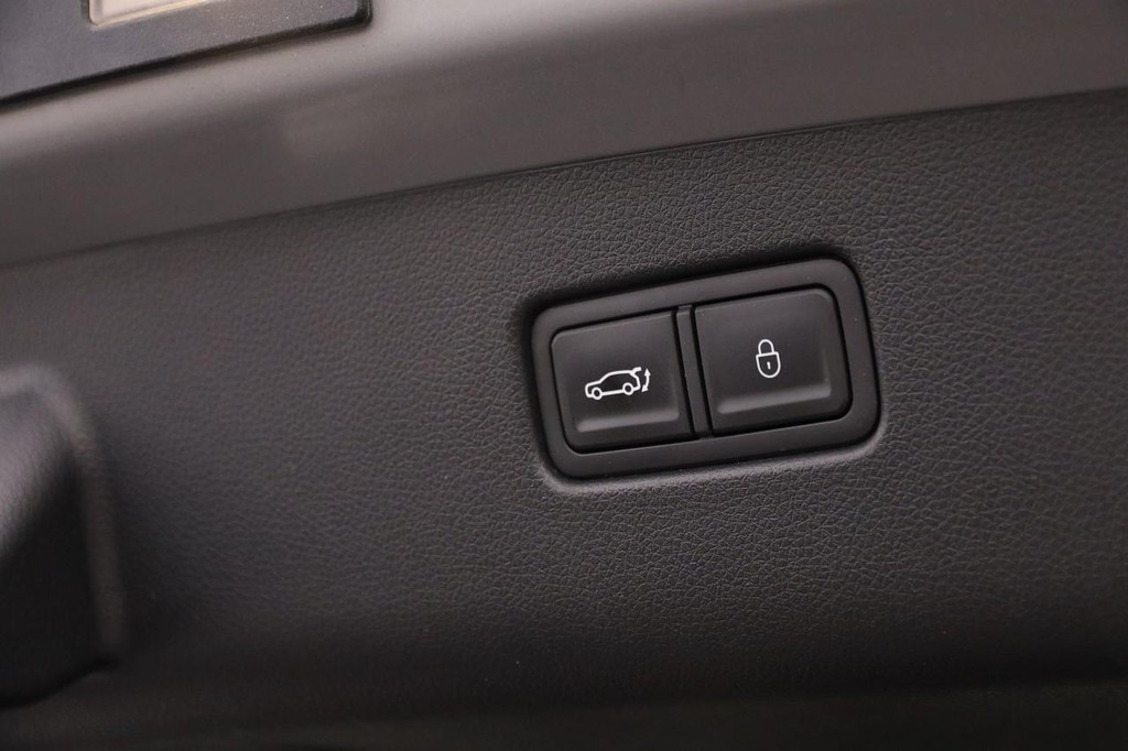 Genesis GV70 Vehicle Image 08