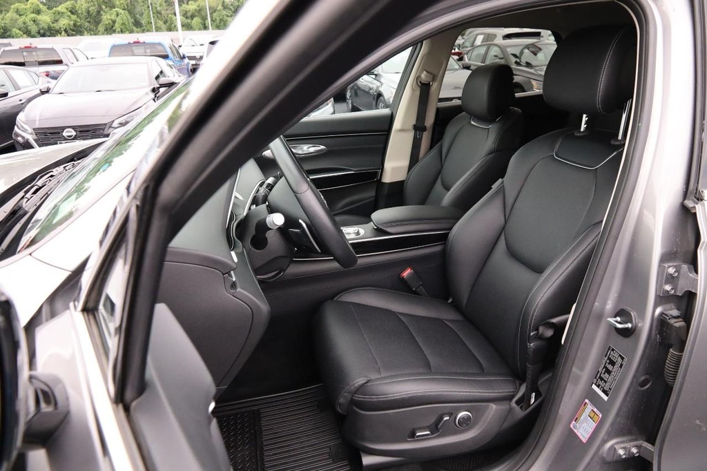 Genesis GV70 Vehicle Image 09