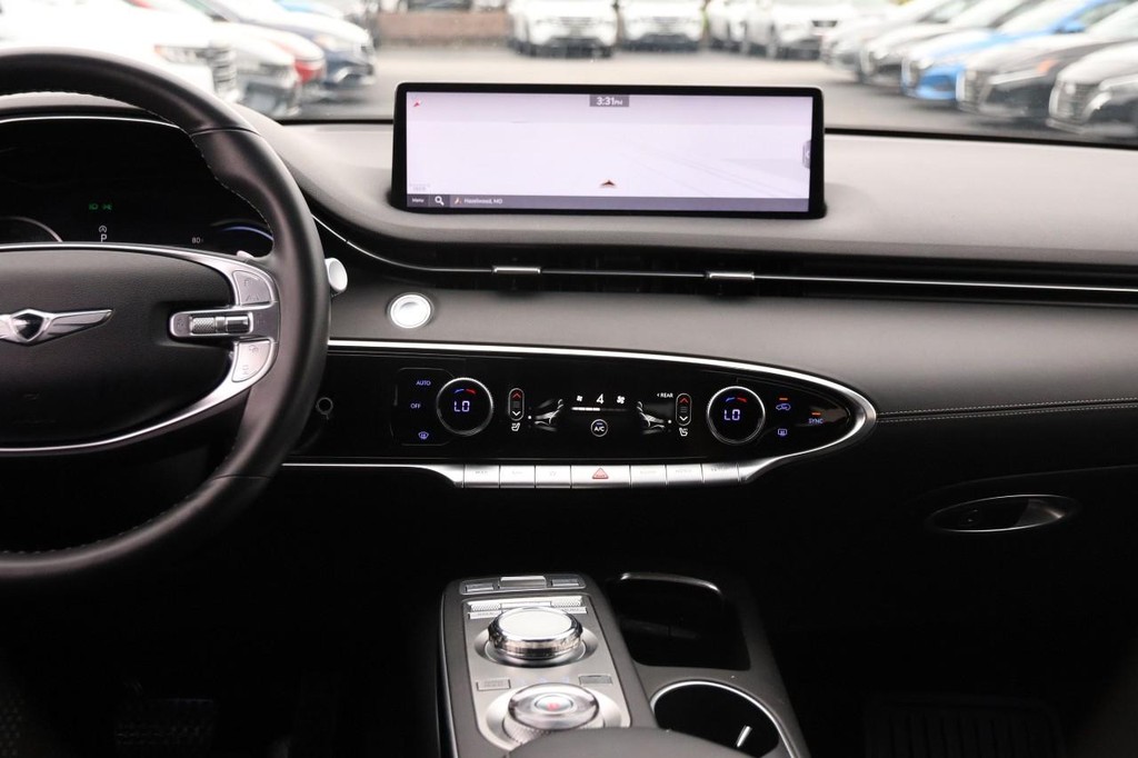 Genesis GV70 Vehicle Image 26