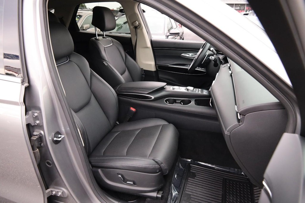 Genesis GV70 Vehicle Image 28