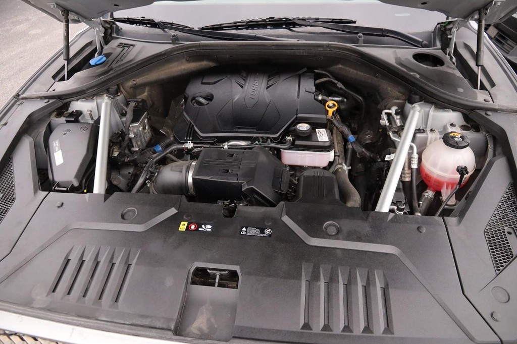 Genesis GV70 Vehicle Image 29