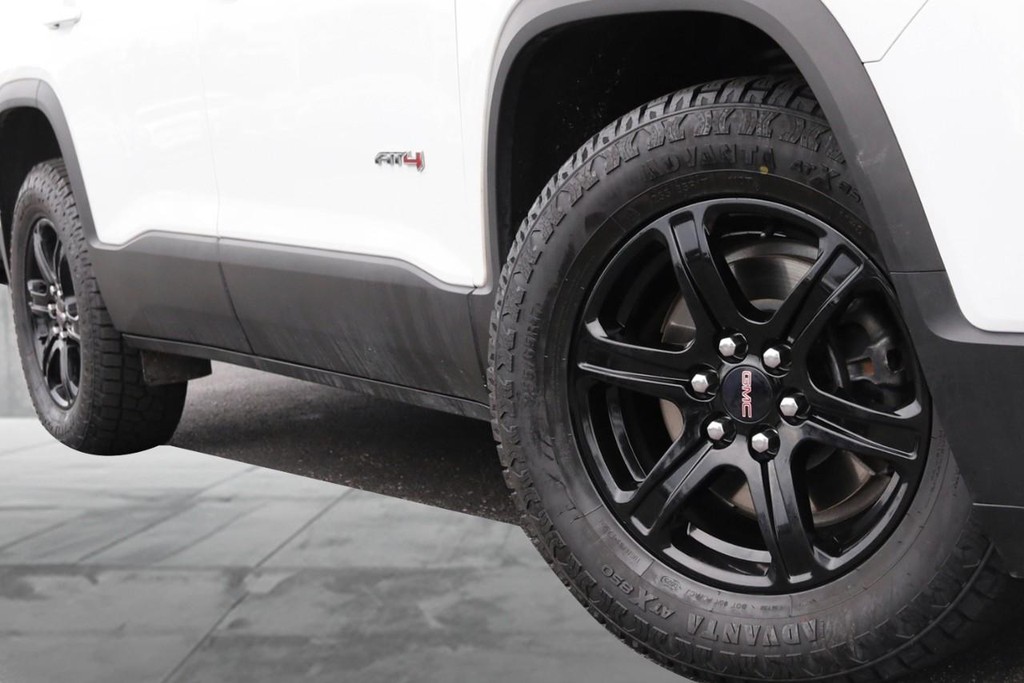 GMC Acadia Vehicle Image 03