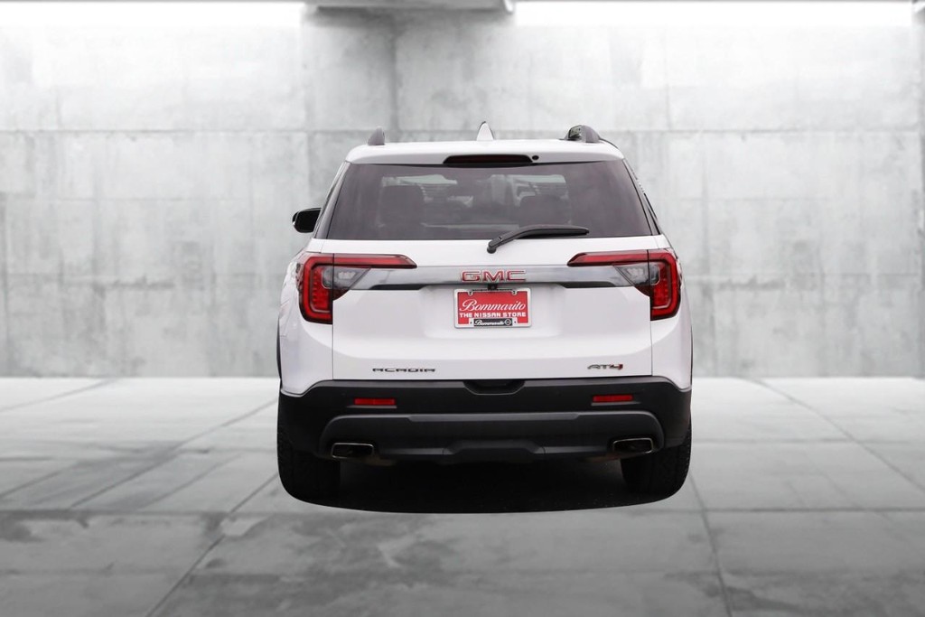 GMC Acadia Vehicle Image 06