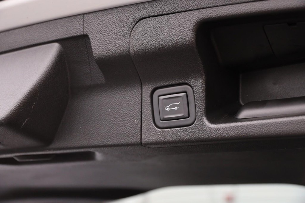 GMC Acadia Vehicle Image 08