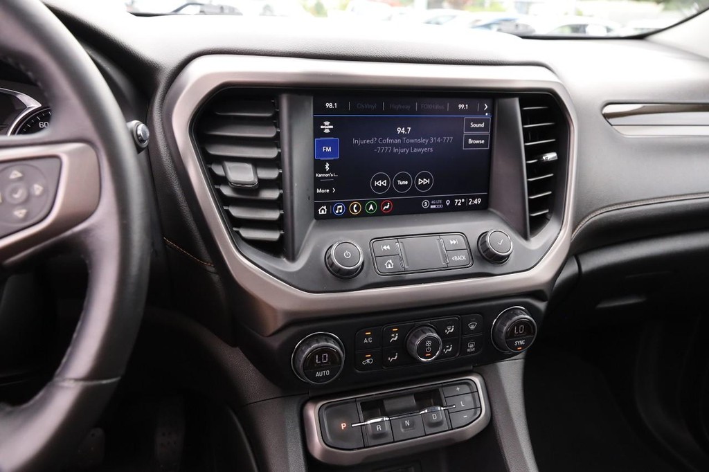 GMC Acadia Vehicle Image 18