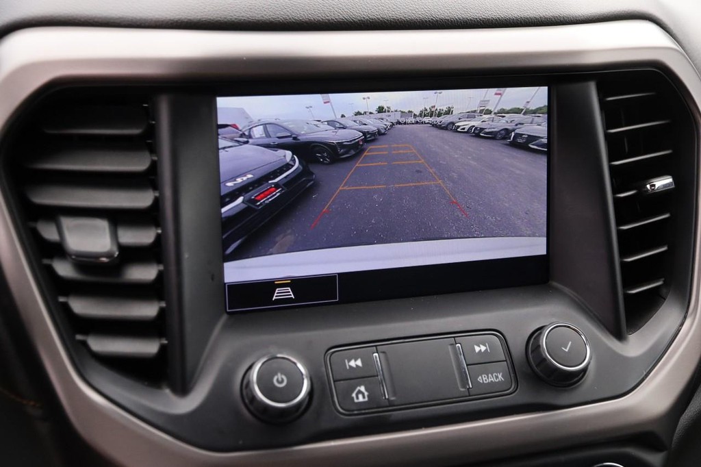 GMC Acadia Vehicle Image 20