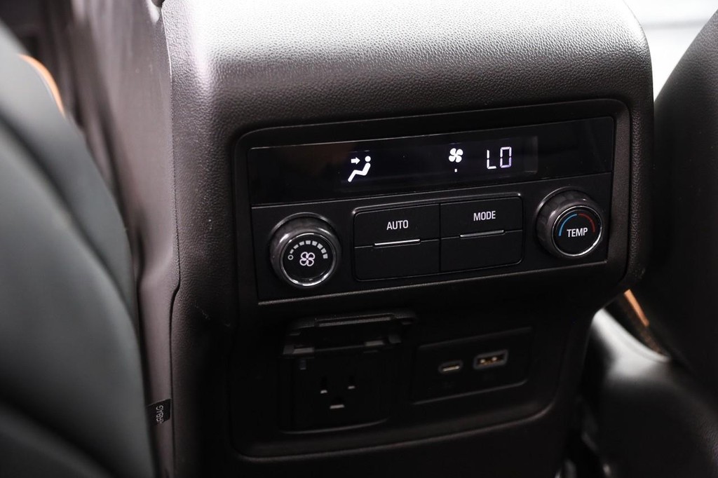 GMC Acadia Vehicle Image 28