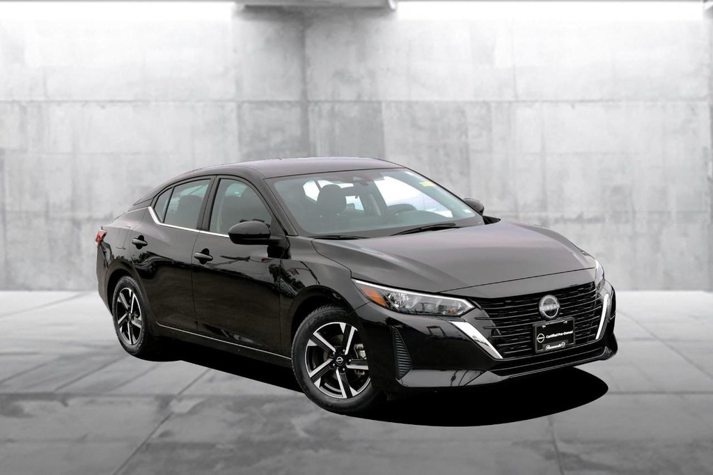 Nissan Sentra Vehicle Image 02