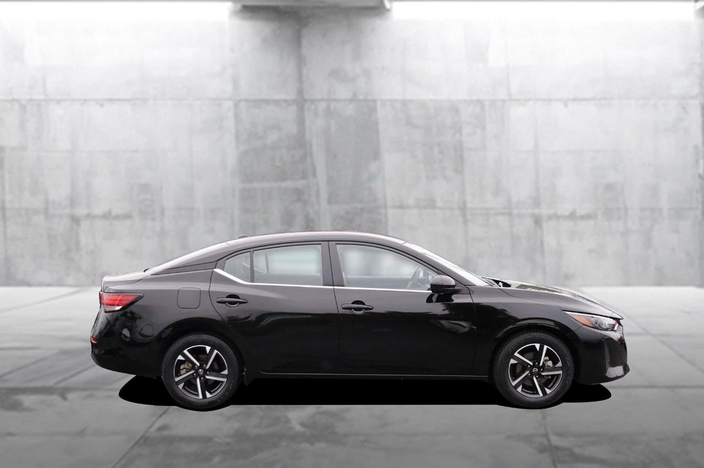 Nissan Sentra Vehicle Image 05