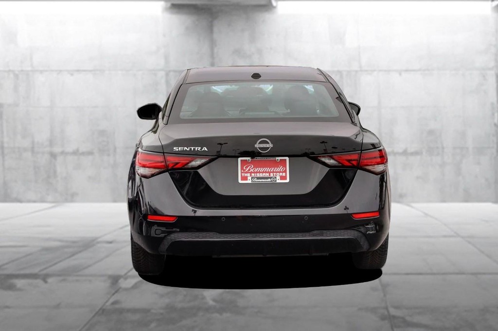 Nissan Sentra Vehicle Image 06