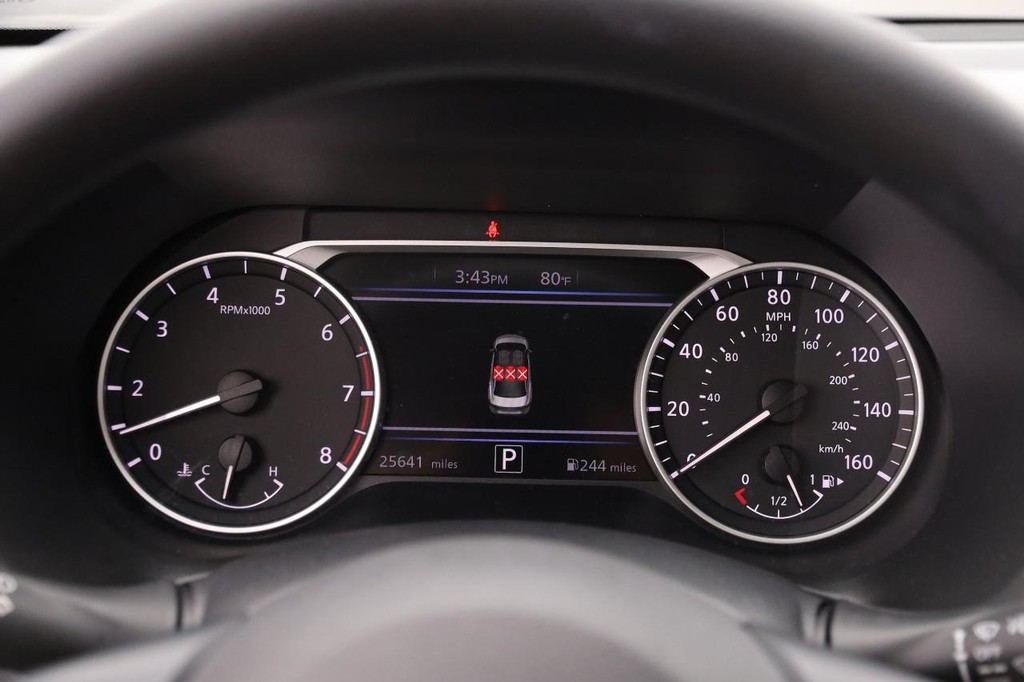 Nissan Sentra Vehicle Image 13
