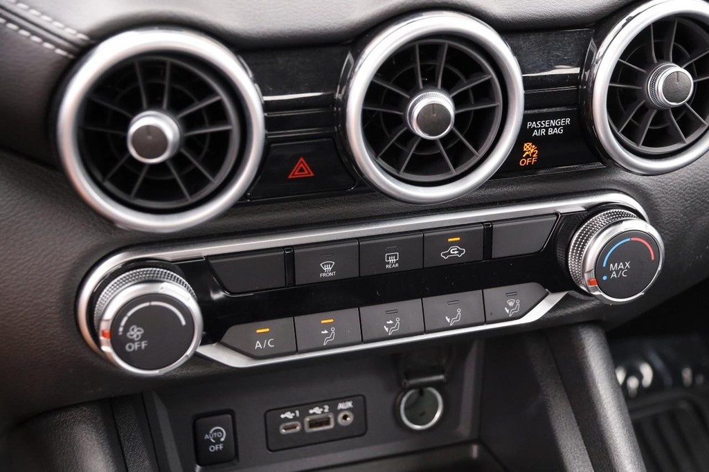 Nissan Sentra Vehicle Image 18