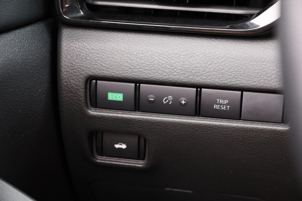 Nissan Sentra Vehicle Image 20