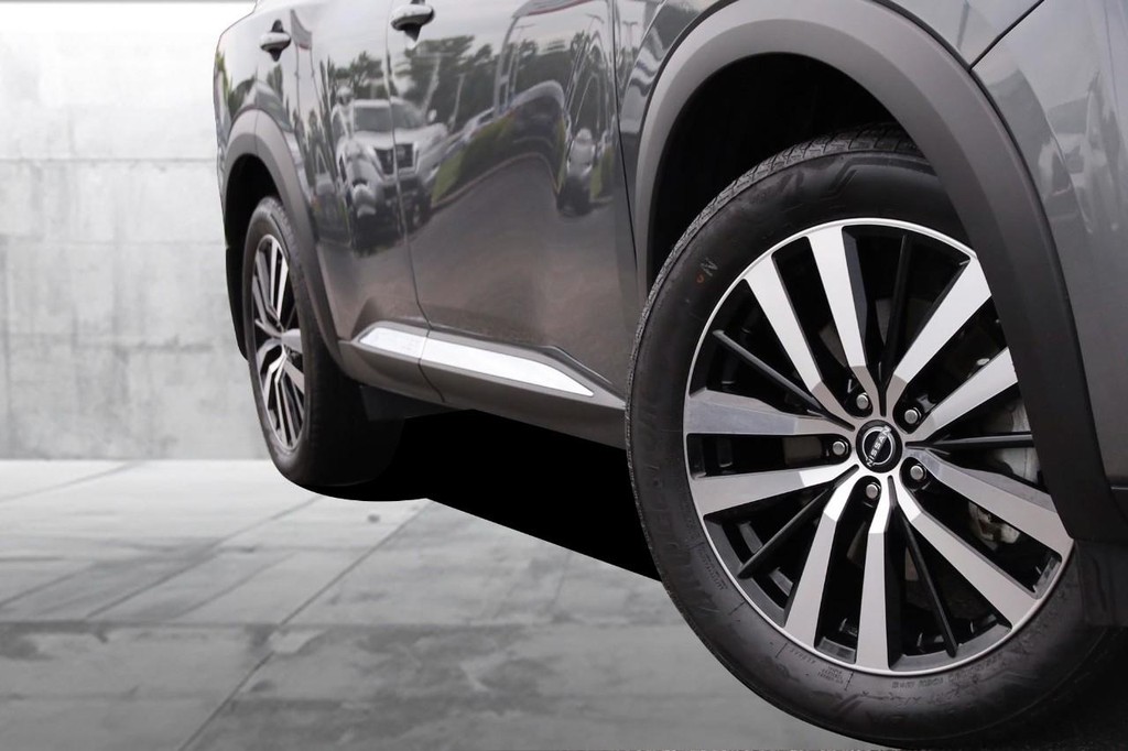 Nissan Pathfinder Vehicle Image 03