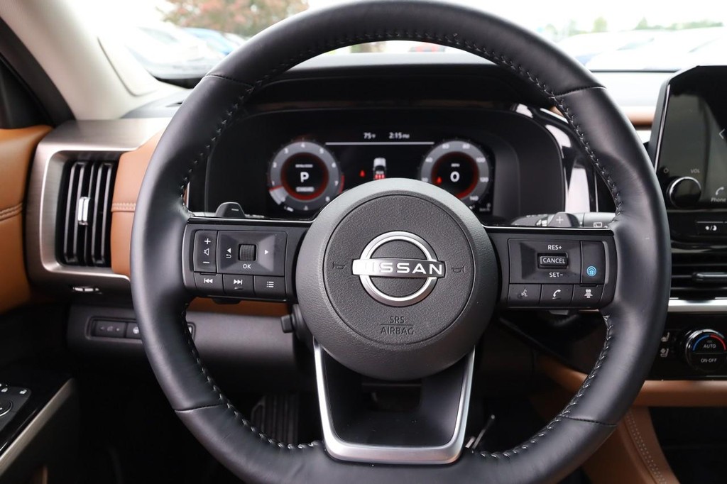 Nissan Pathfinder Vehicle Image 13
