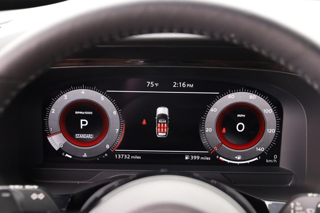 Nissan Pathfinder Vehicle Image 16
