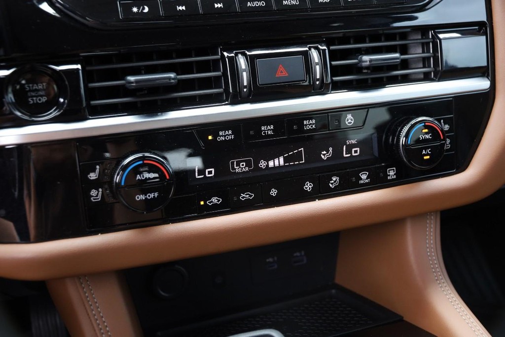 Nissan Pathfinder Vehicle Image 21