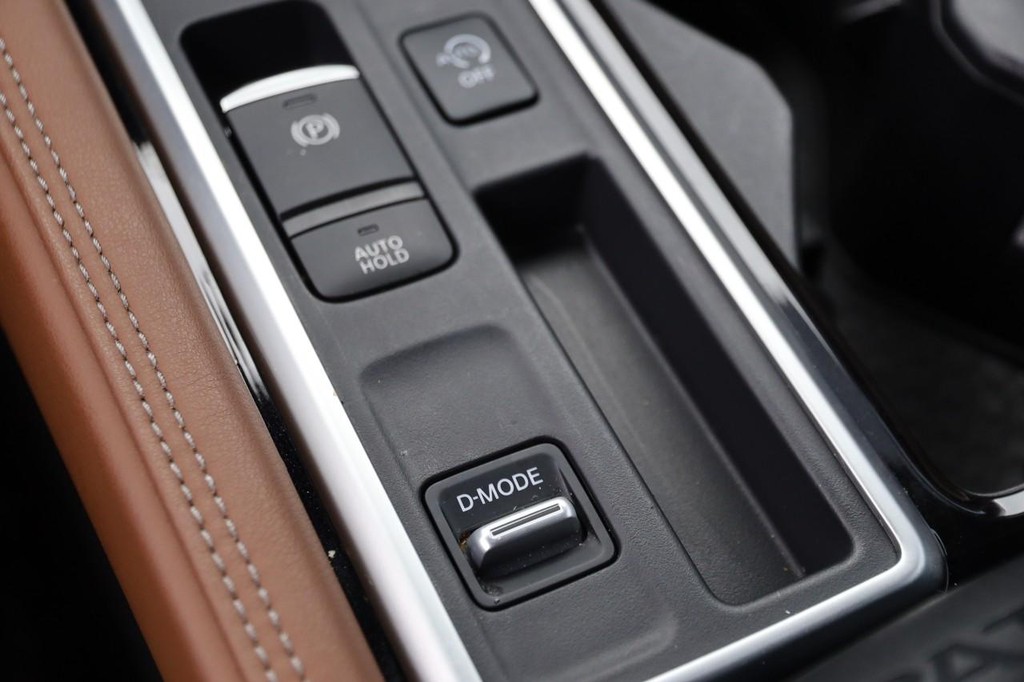 Nissan Pathfinder Vehicle Image 22