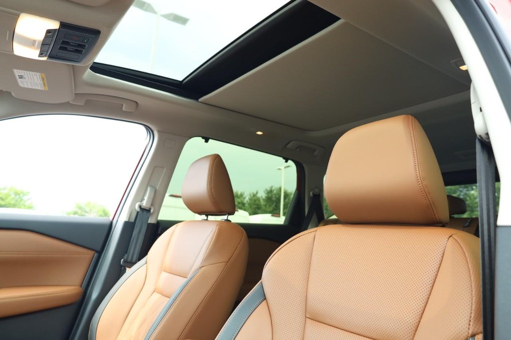 Nissan Rogue Vehicle Image 20