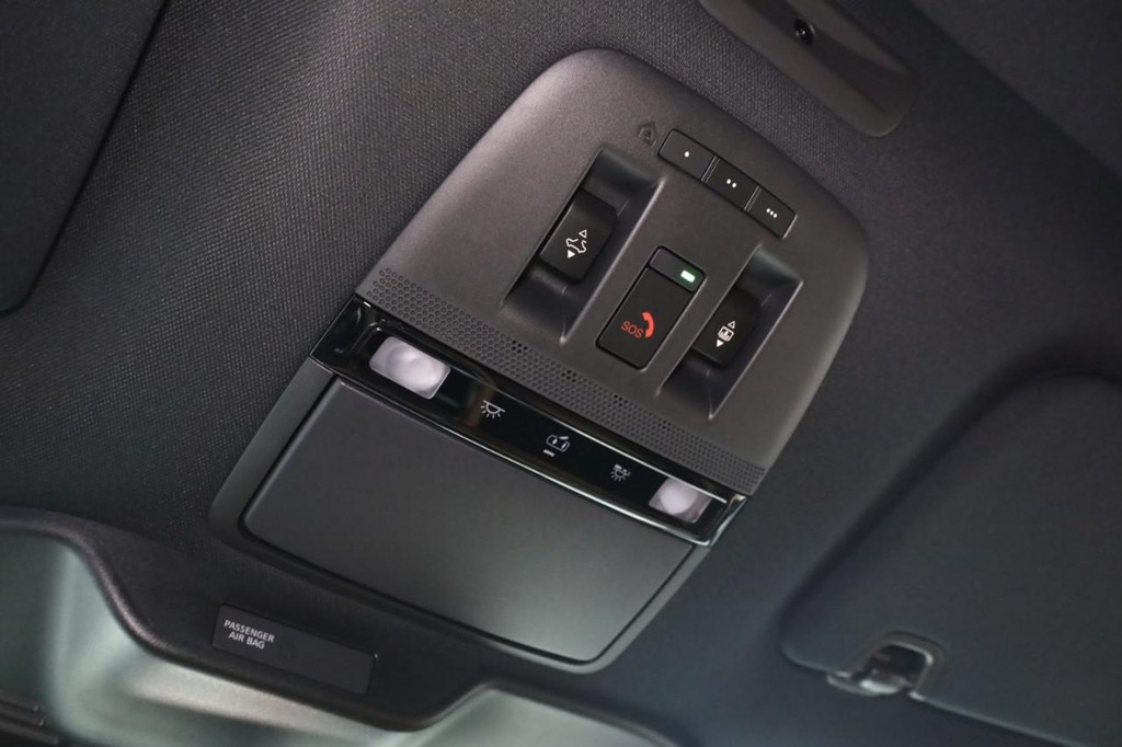 Nissan Armada Vehicle Image 16