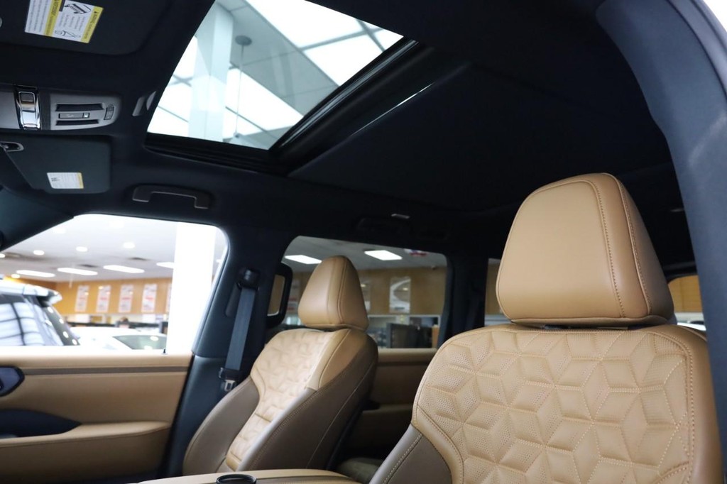 Nissan Armada Vehicle Image 20