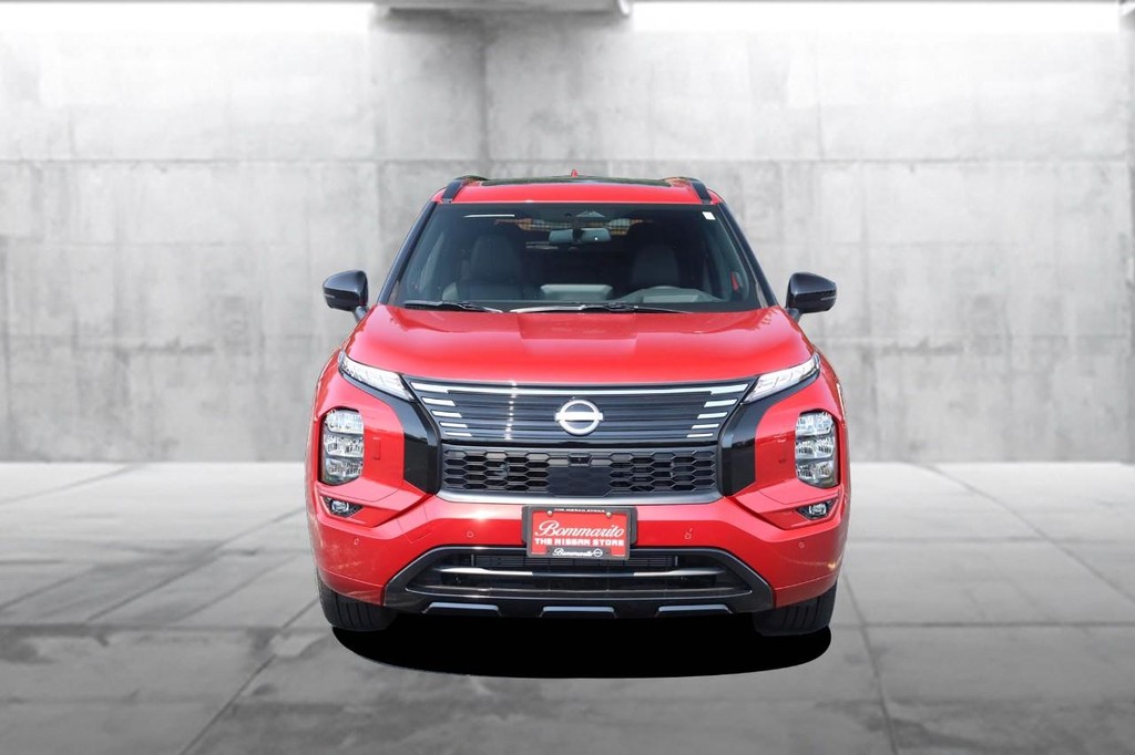 Nissan Rogue Plug-In Hybrid Vehicle Image 04