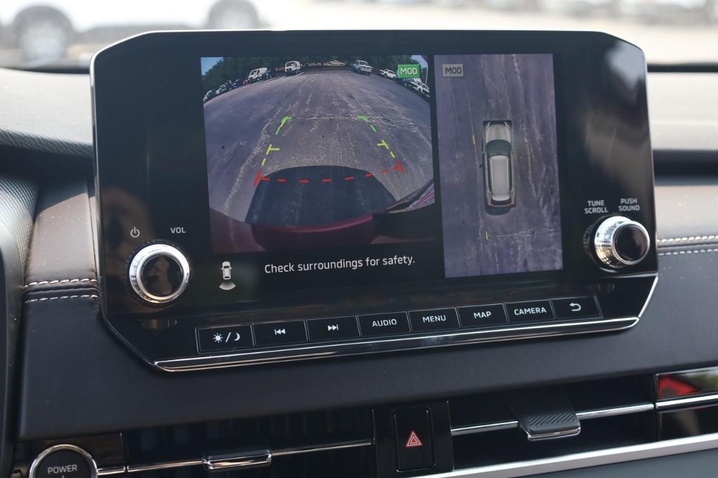 Nissan Rogue Plug-In Hybrid Vehicle Image 12